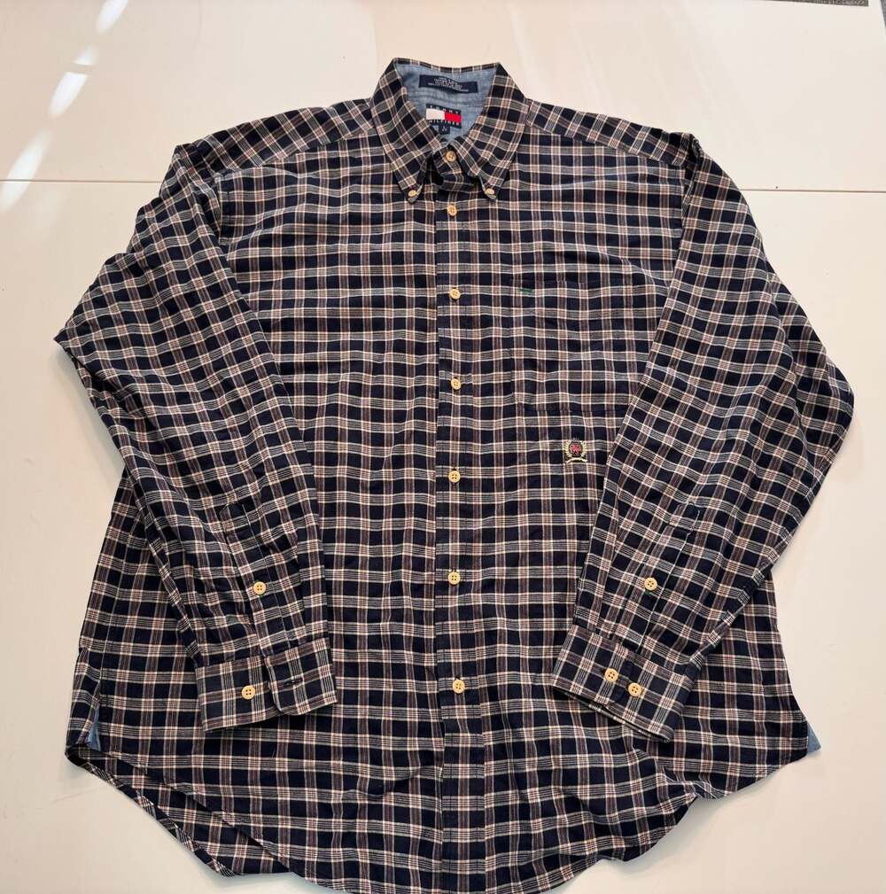 Tommy Hilfiger Men's Long Sleeve Button Down Shirt in Multicolor Plaid